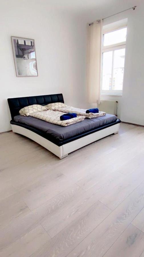 Premier Quad Room Wh Виена Екстериор снимка